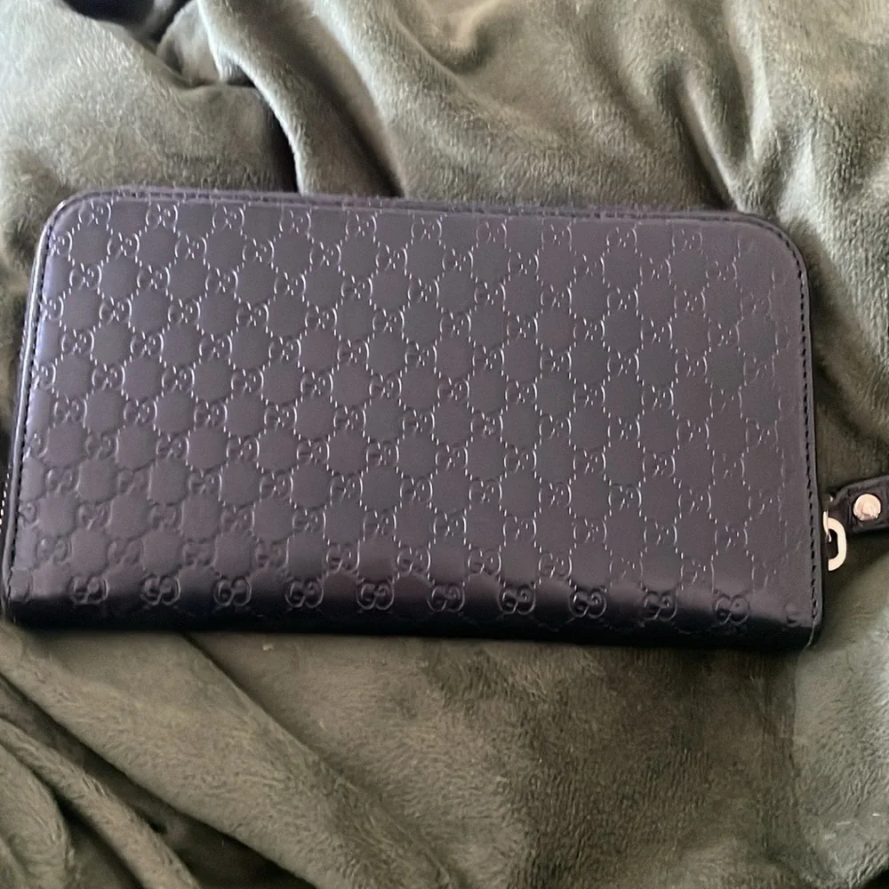 Gucci GG Leather Zip Around Wallet Black EUC🖤💛449391493075 - Picture 3 of 7